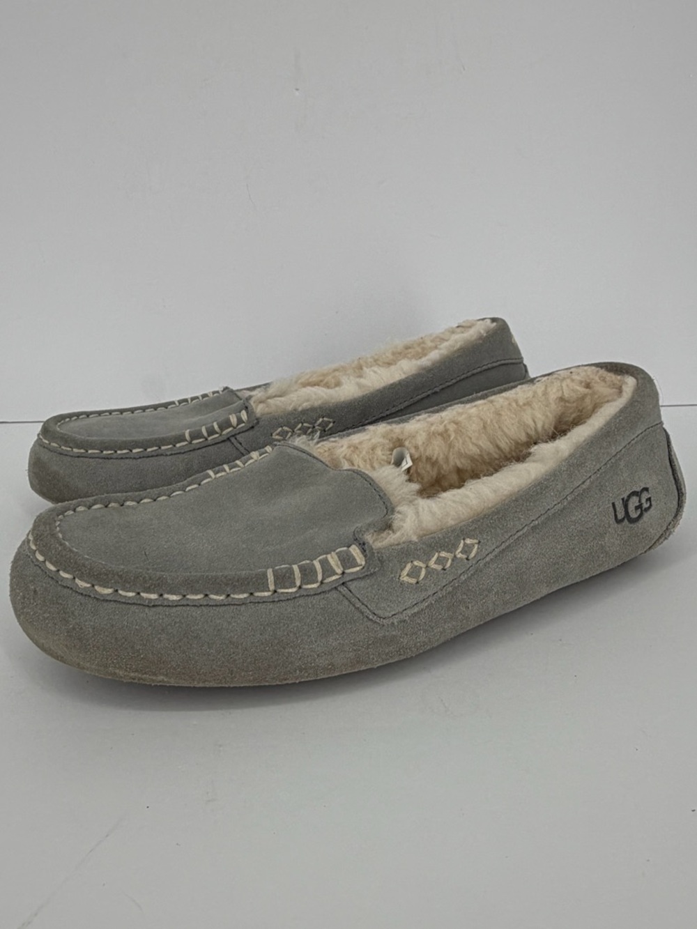 UGG Ansley Light Gray Water Resistant Slippers Moccains Loafers Shoes Women’s 9